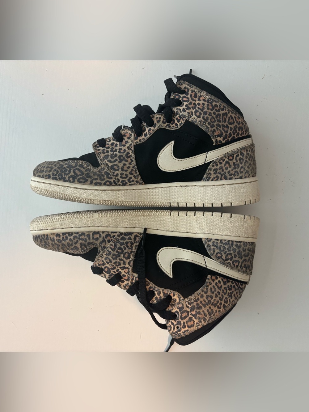 Jordan l Mid SE Leopard (GS) - Picture 6 of 9
